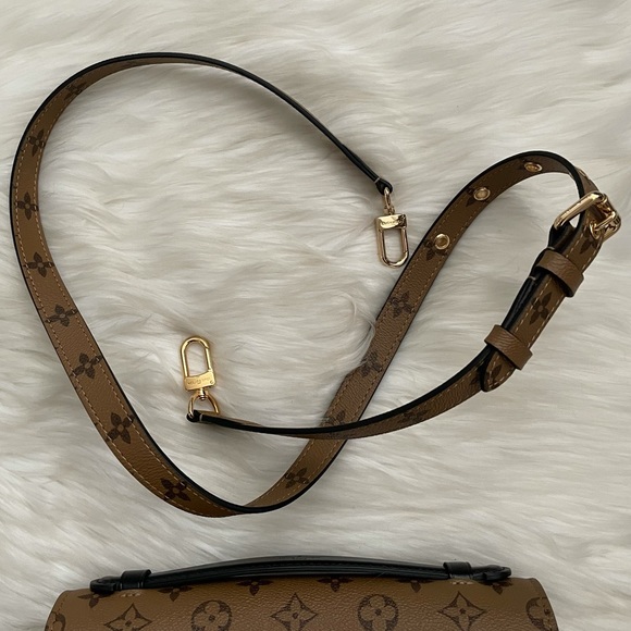 💋Louis Vuitton Pochette Métis Reverse - Picture 13 of 16